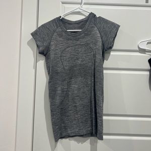 Lulu lemon swiftly tech short sleeve